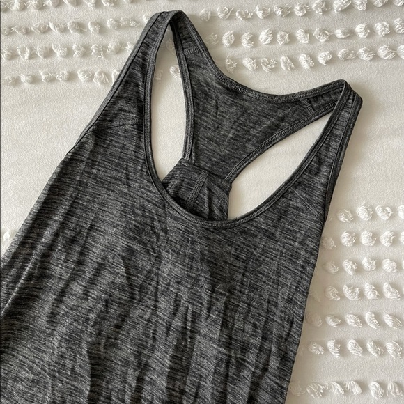 Lululemon 🍋 NWOT Racerback Tank Size 4 - Picture 2 of 4